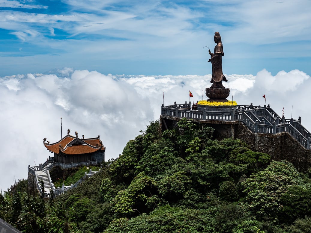 Vietnam Sapa Fansipan mountain view with statue